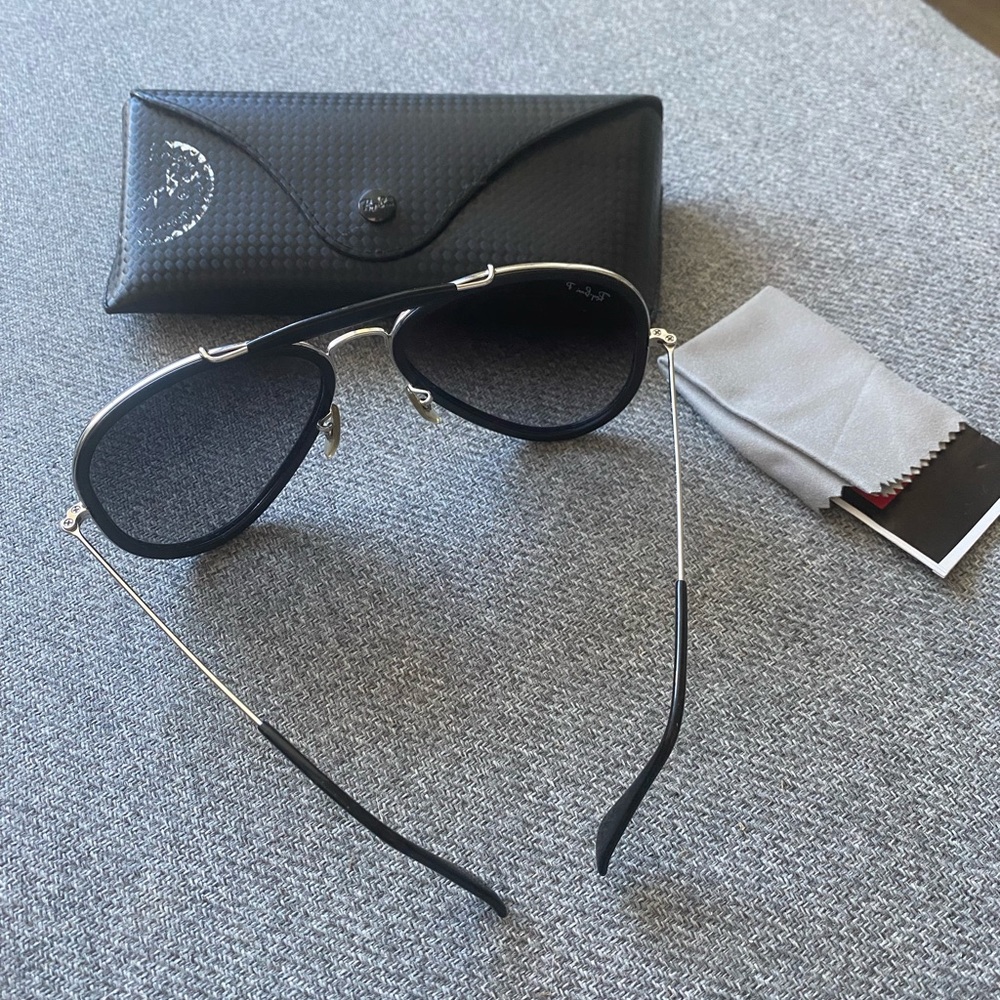 Ray-Ban Black and Silver Pilot Sunglasses - Picture 3 of 3